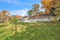 5 Edgewood Rd, Wilbraham, MA 01095