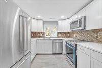 5 Edgewood Rd, Wilbraham, MA 01095