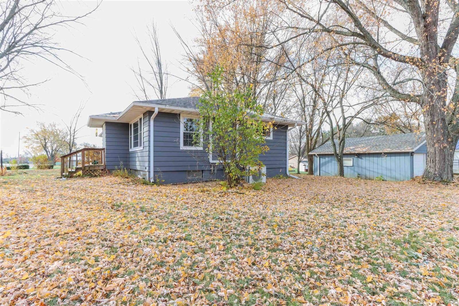 6937 Hillcrest Avenue, Rudolph, WI 54475