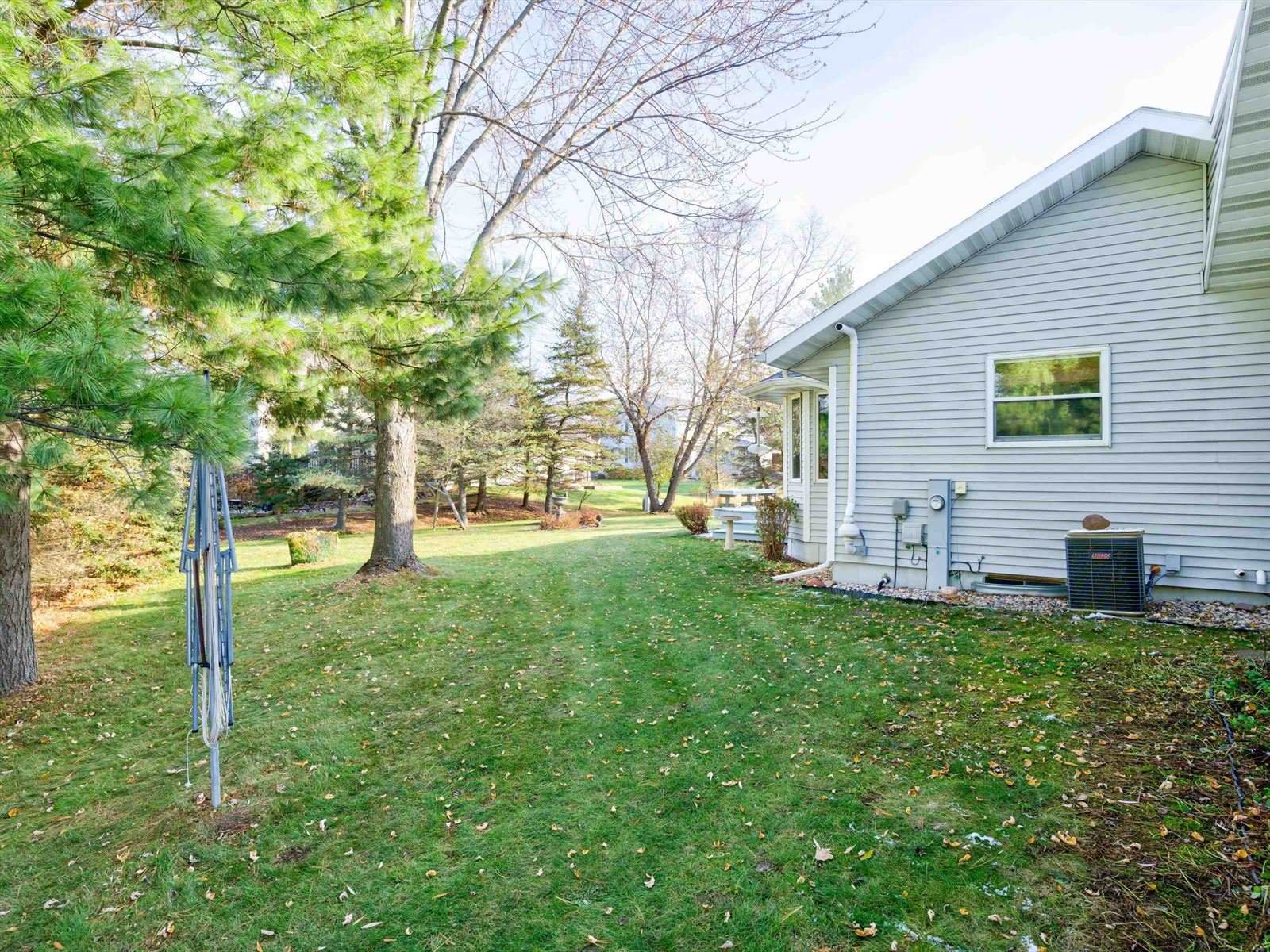 1229 W Briarwood Street, Marshfield, WI 54449