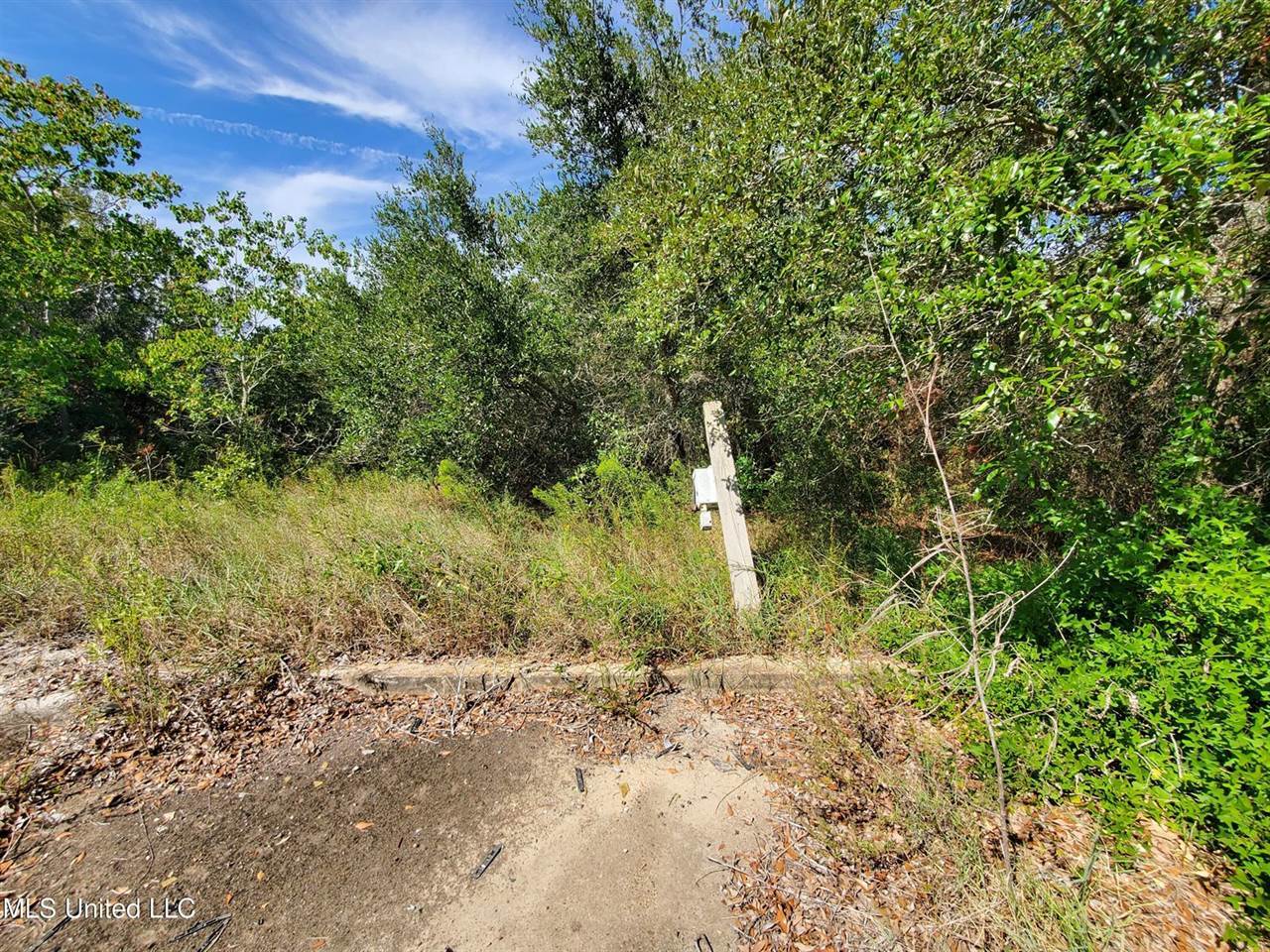 Canal Road, Ocean Springs, MS 39564