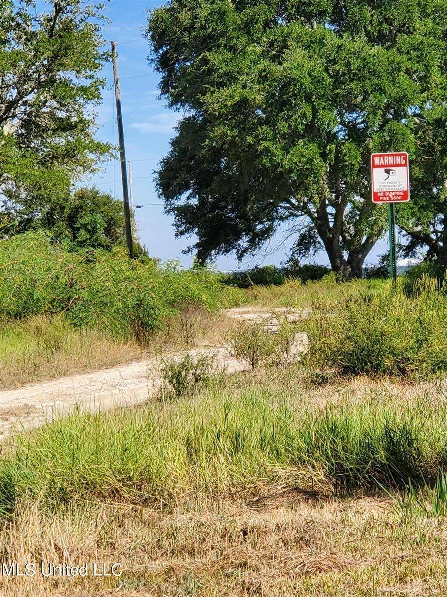 Canal Road, Ocean Springs, MS 39564