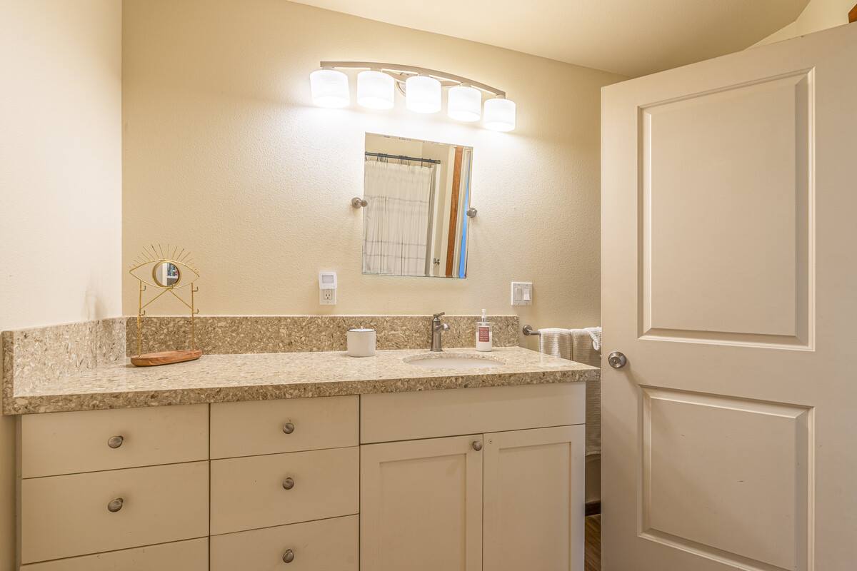 74-5182 Kanai Place, Kailua-Kona, HI 96740