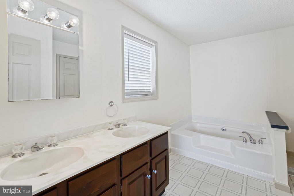 108 Rena Street, Newfield, NJ 08344