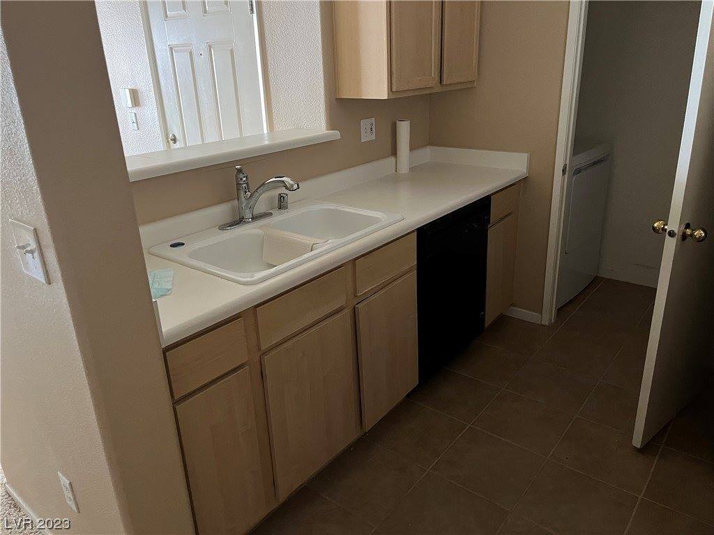 950 Seven Hills Drive, Henderson, NV 89052