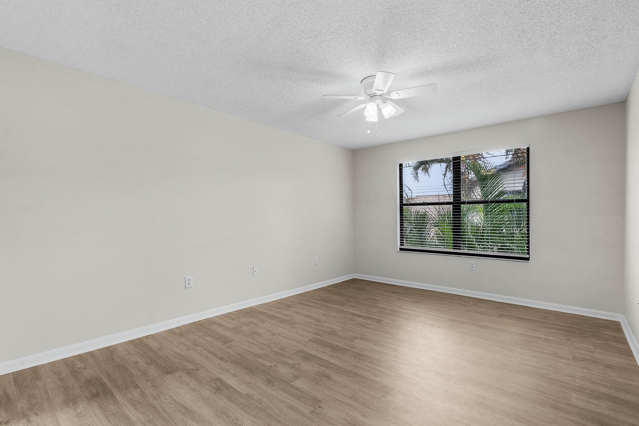 11653 Pointe Circle Dr, Fort Myers, FL 33908