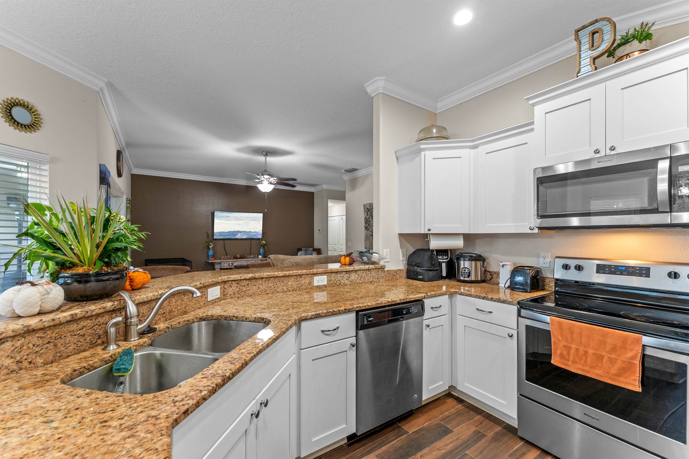 366 Lake Street, Umatilla, FL 32784