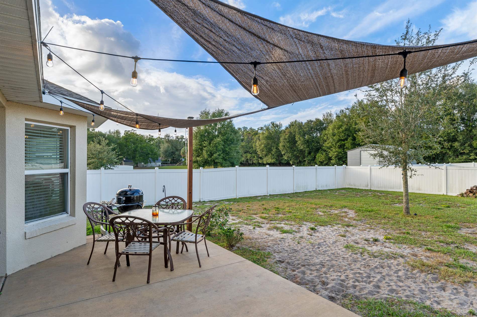 366 Lake Street, Umatilla, FL 32784