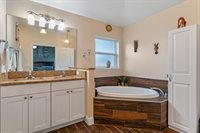 366 Lake Street, Umatilla, FL 32784