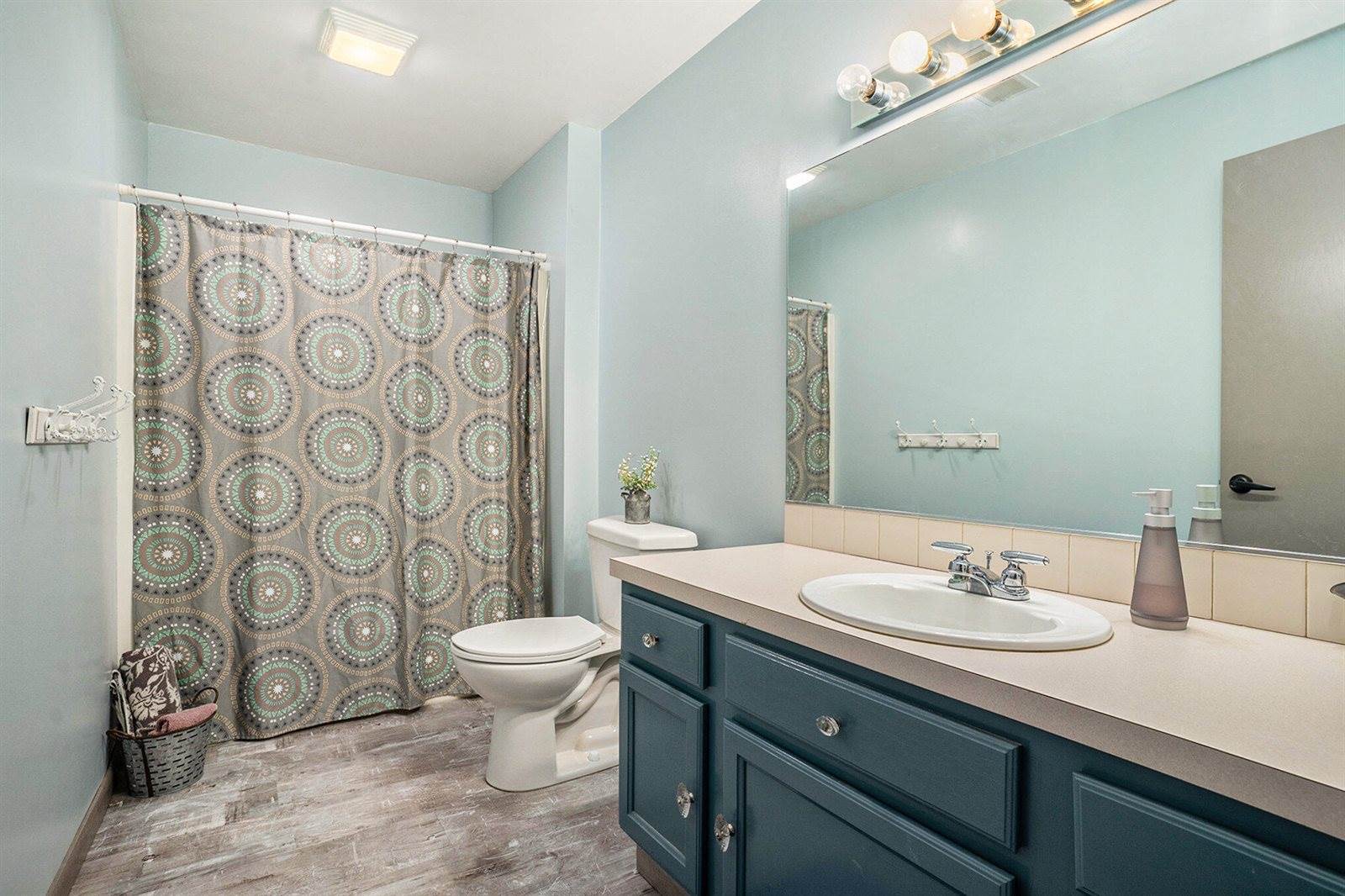 5576 Blue Spruce Lane, Fennville, MI 49408