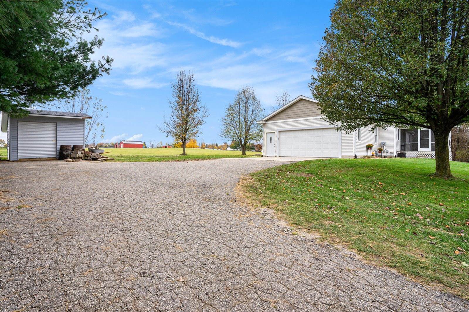 5576 Blue Spruce Lane, Fennville, MI 49408