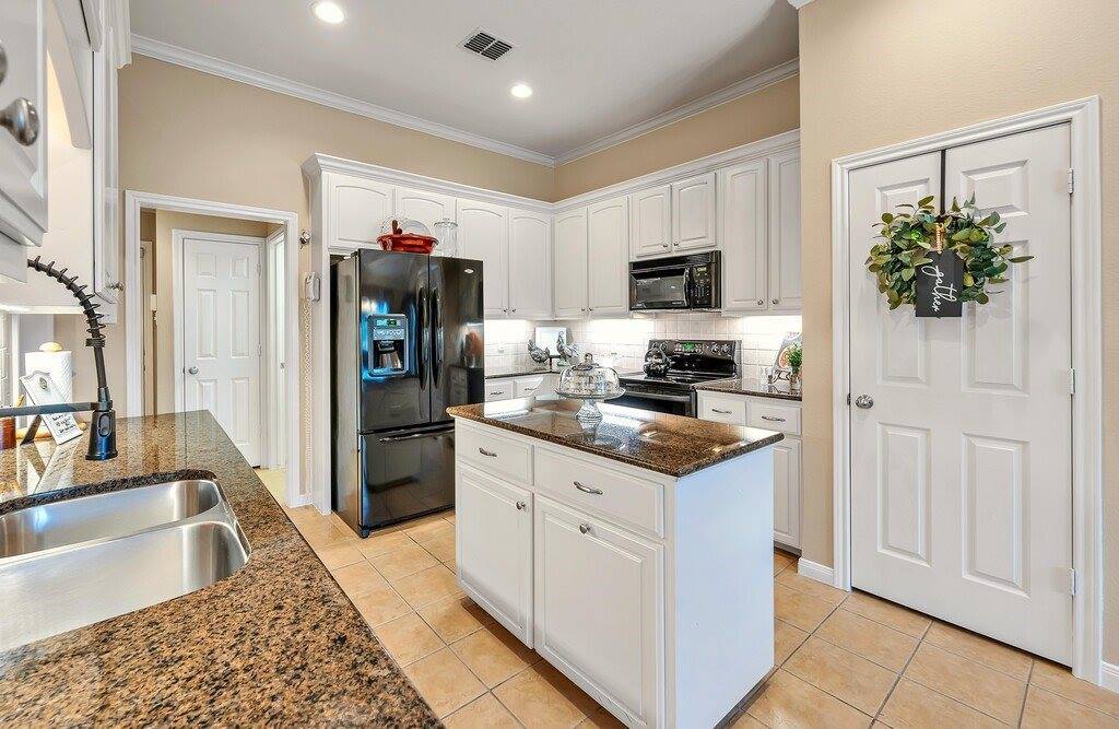 606 Chapel View Drive, Waco, TX 76712