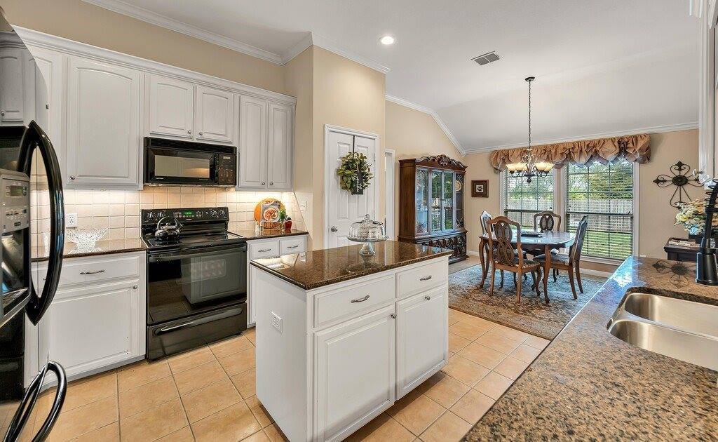 606 Chapel View Drive, Waco, TX 76712