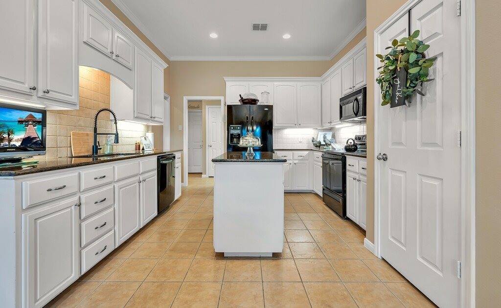 606 Chapel View Drive, Waco, TX 76712