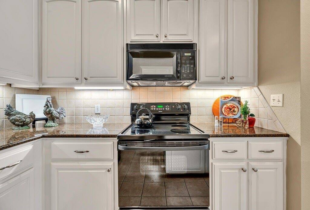 606 Chapel View Drive, Waco, TX 76712