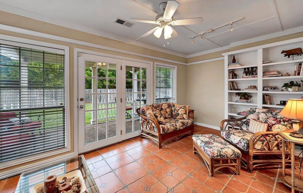 606 Chapel View Drive, Waco, TX 76712