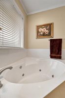 606 Chapel View Drive, Waco, TX 76712