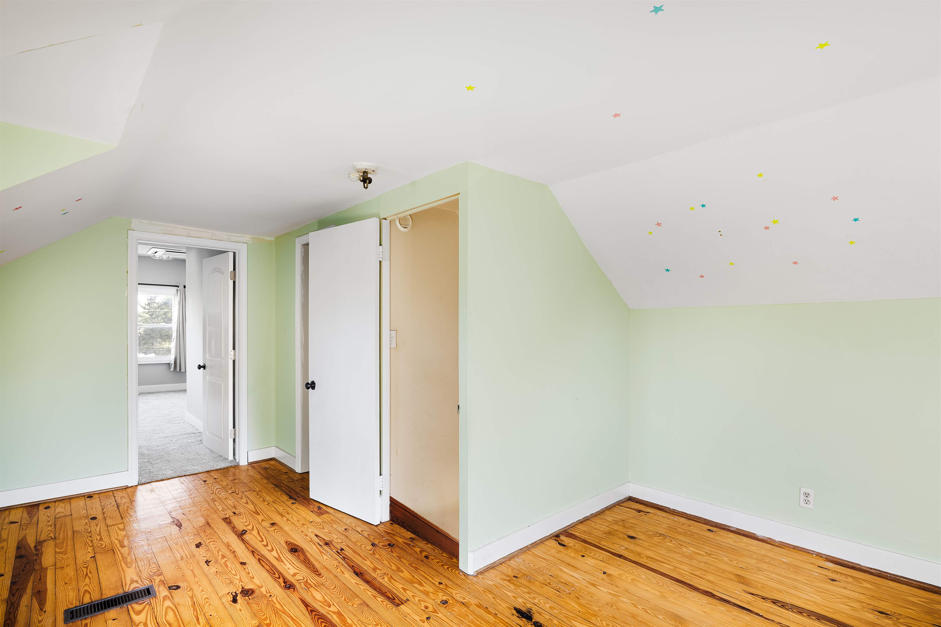 252 Russell Road, Berryville, VA 22611