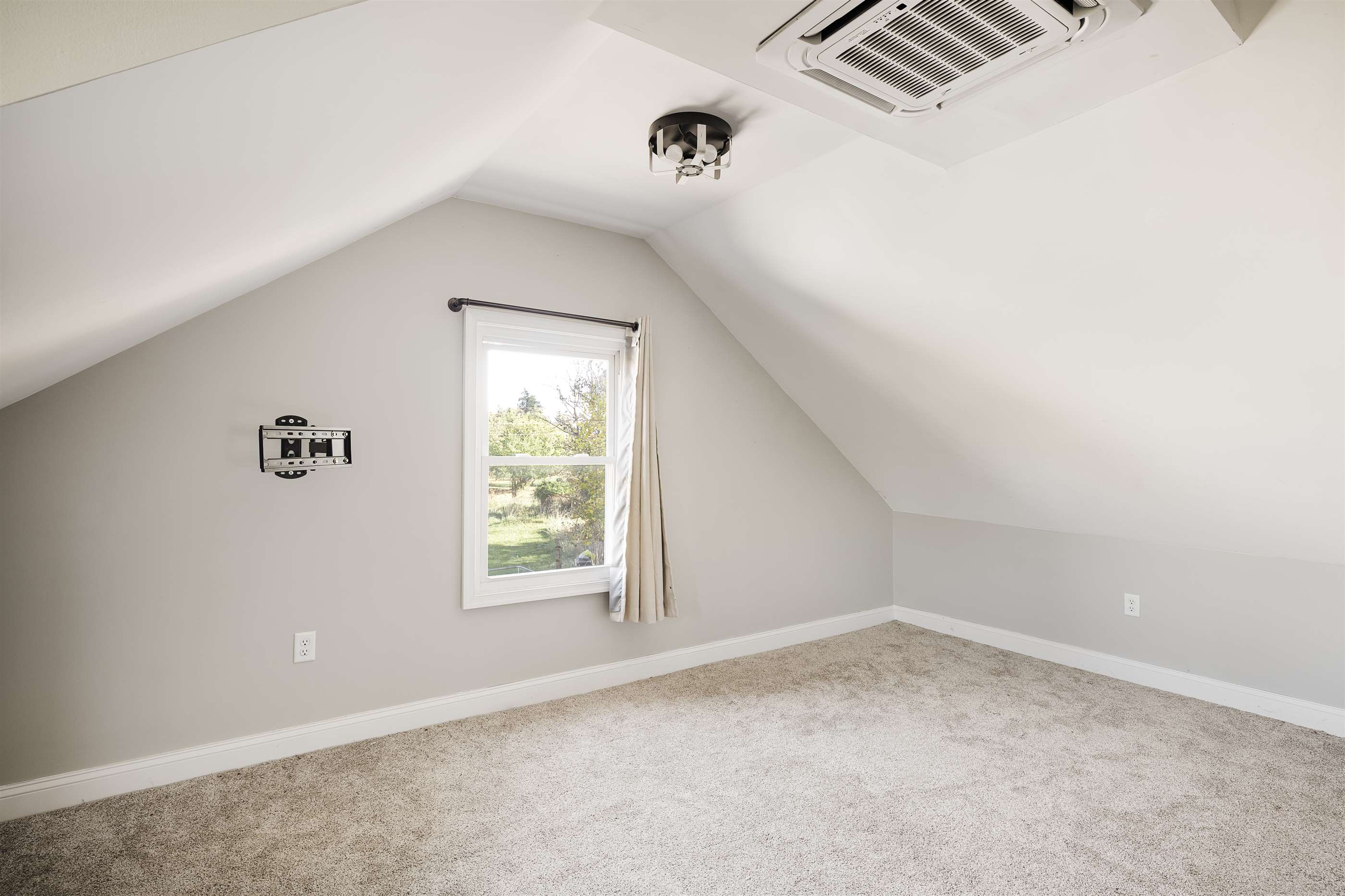 252 Russell Road, Berryville, VA 22611