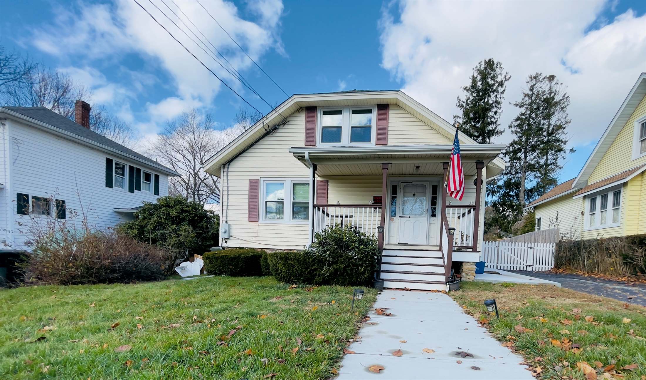 31 Farmington, New London, CT 06320