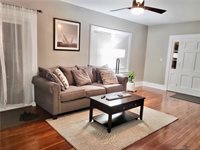 31 Farmington, New London, CT 06320