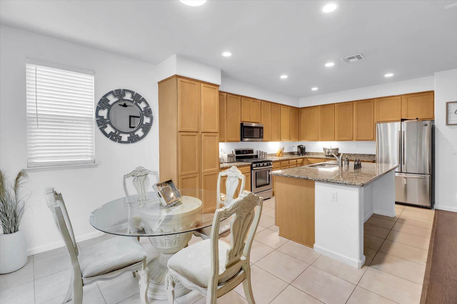 3790 West River Drive, Sacramento, CA 95833