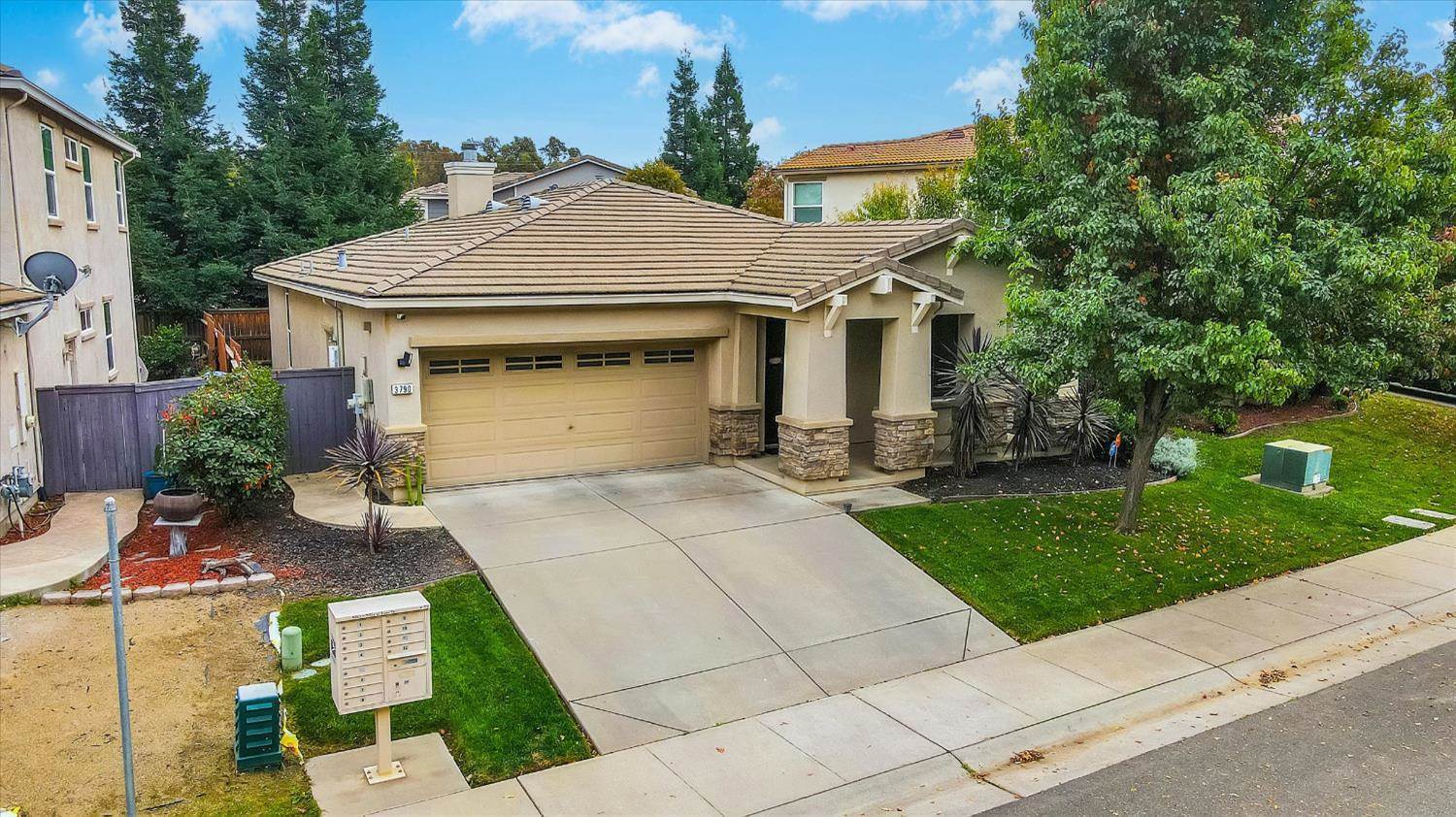 3790 West River Drive, Sacramento, CA 95833