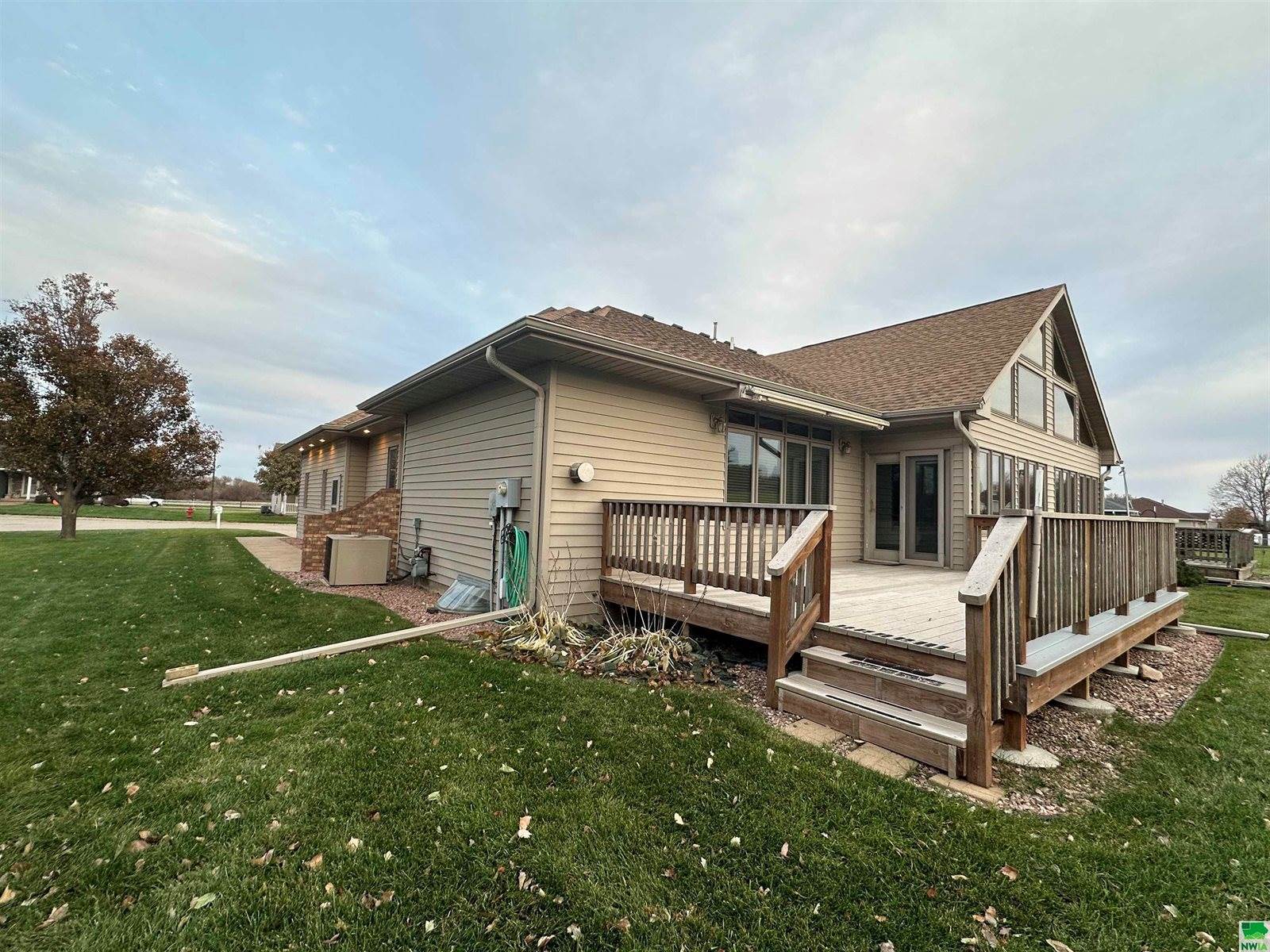 941 Starview Dr., Hinton, IA 51024