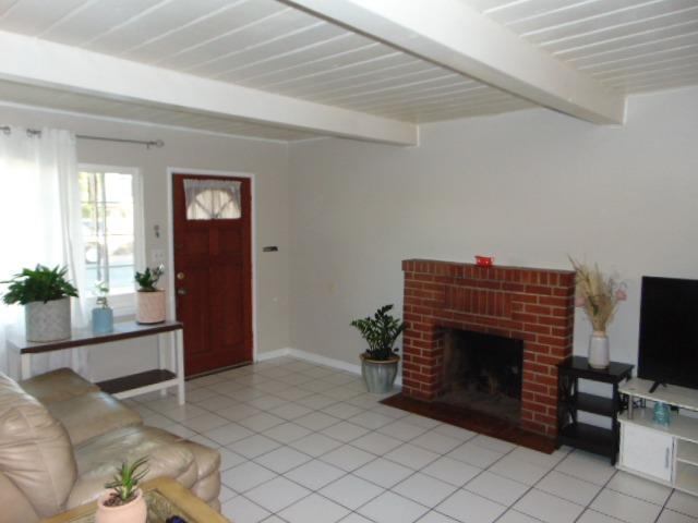 5870 Nina Way, Sacramento, CA 95824