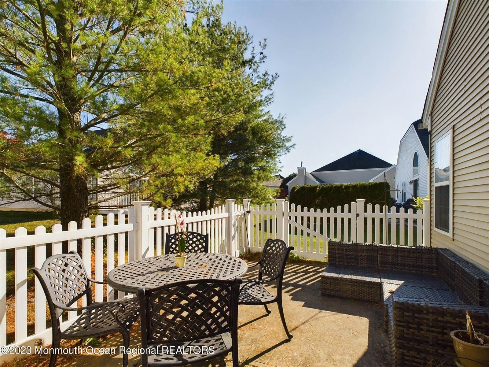 17 Neville Court, Manchester, NJ 08759