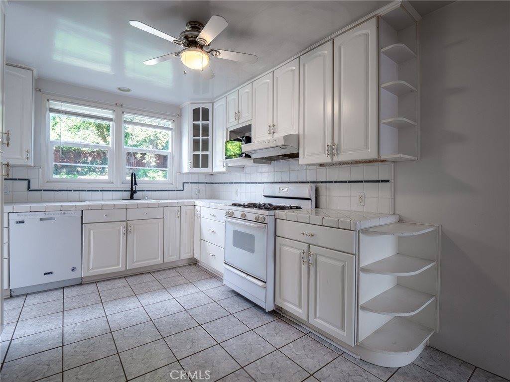 2937 Paraiso Way, La Crescenta, CA 91214