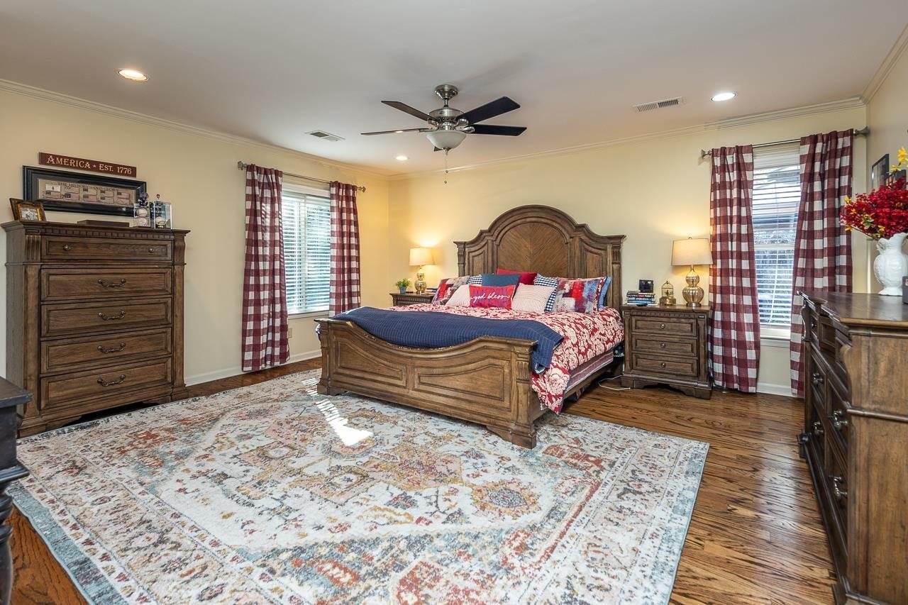 8730 Dogwood Rd, Germantown, TN 38139