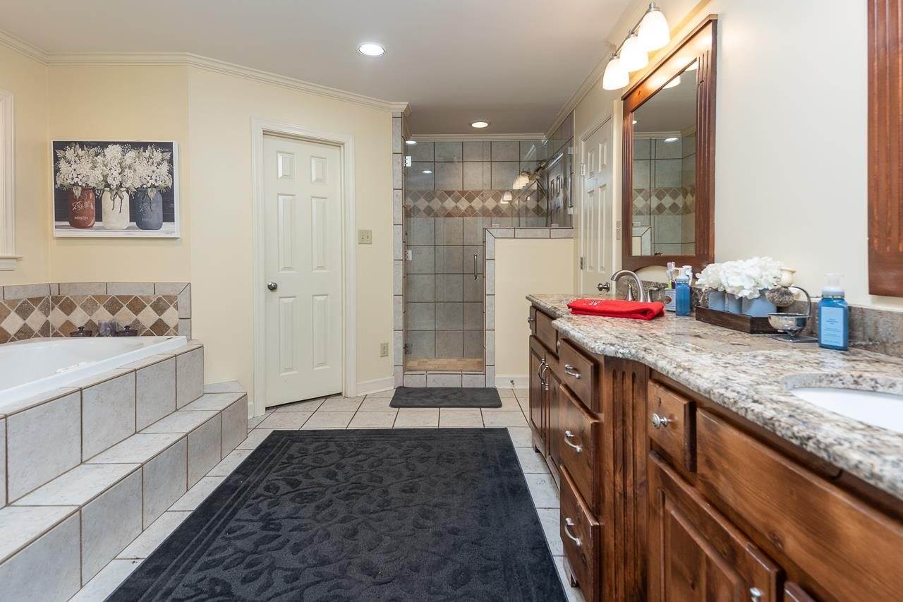 8730 Dogwood Rd, Germantown, TN 38139