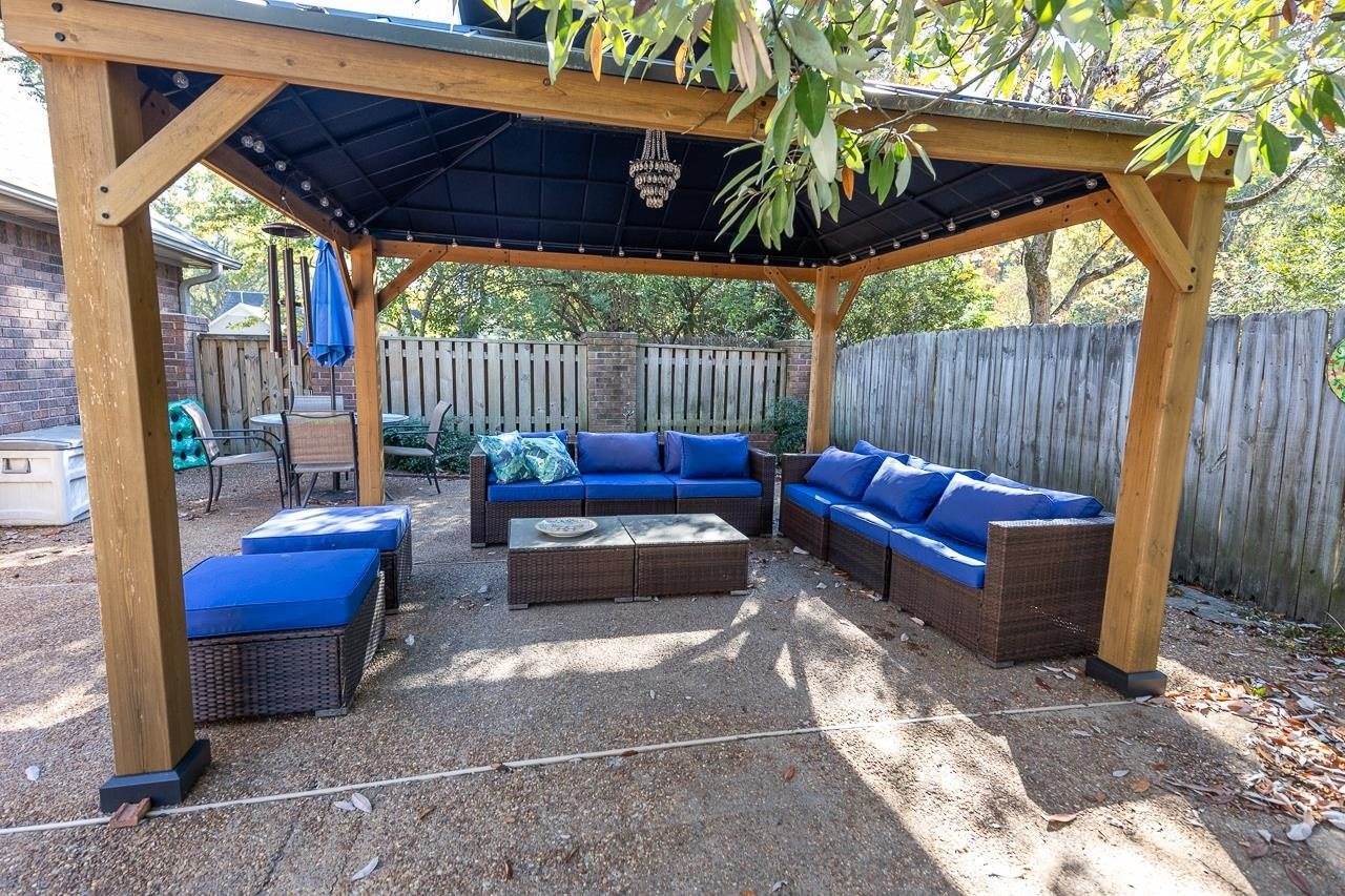 8730 Dogwood Rd, Germantown, TN 38139