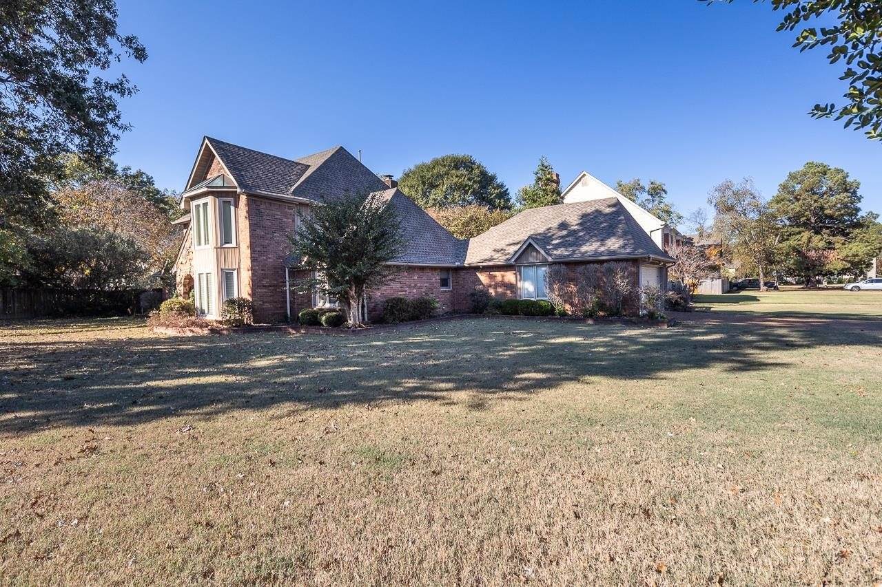 8730 Dogwood Rd, Germantown, TN 38139