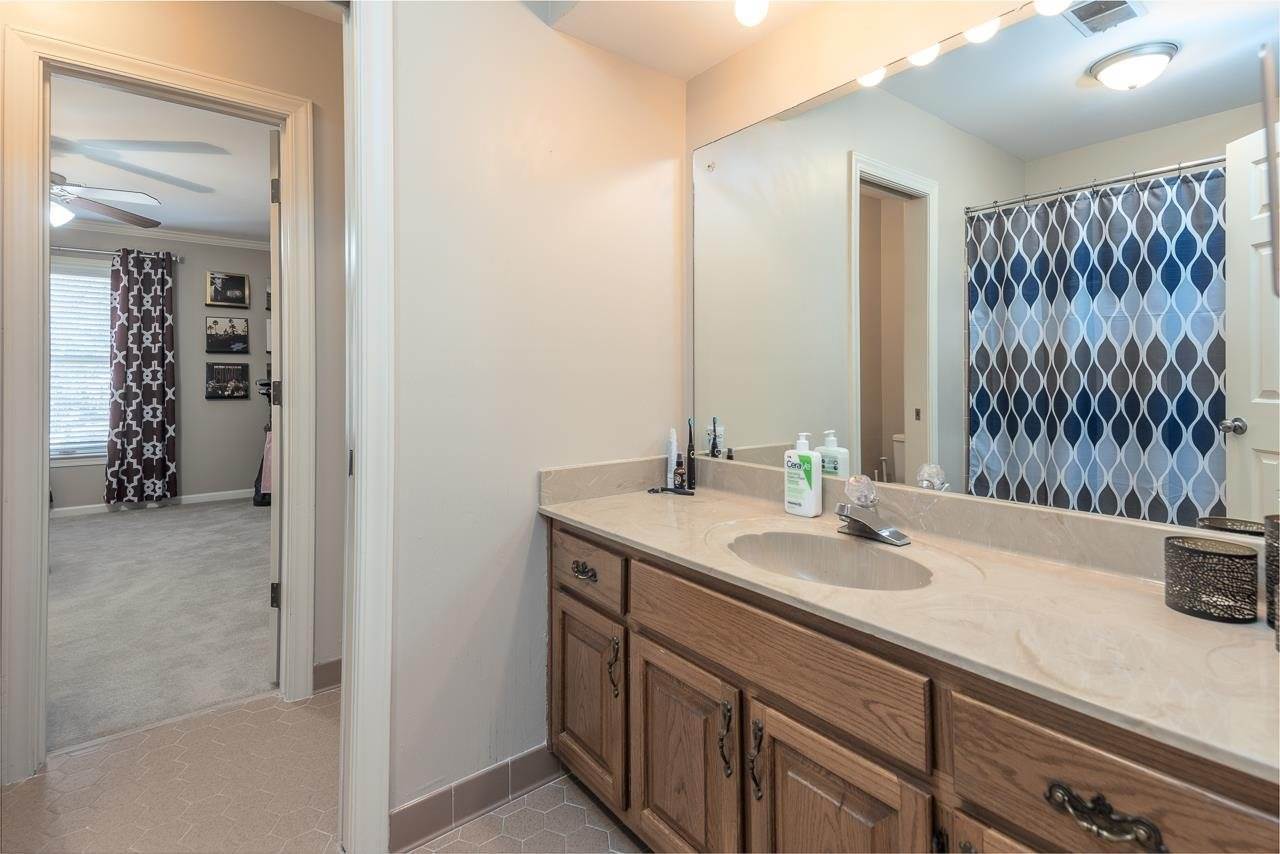 8730 Dogwood Rd, Germantown, TN 38139