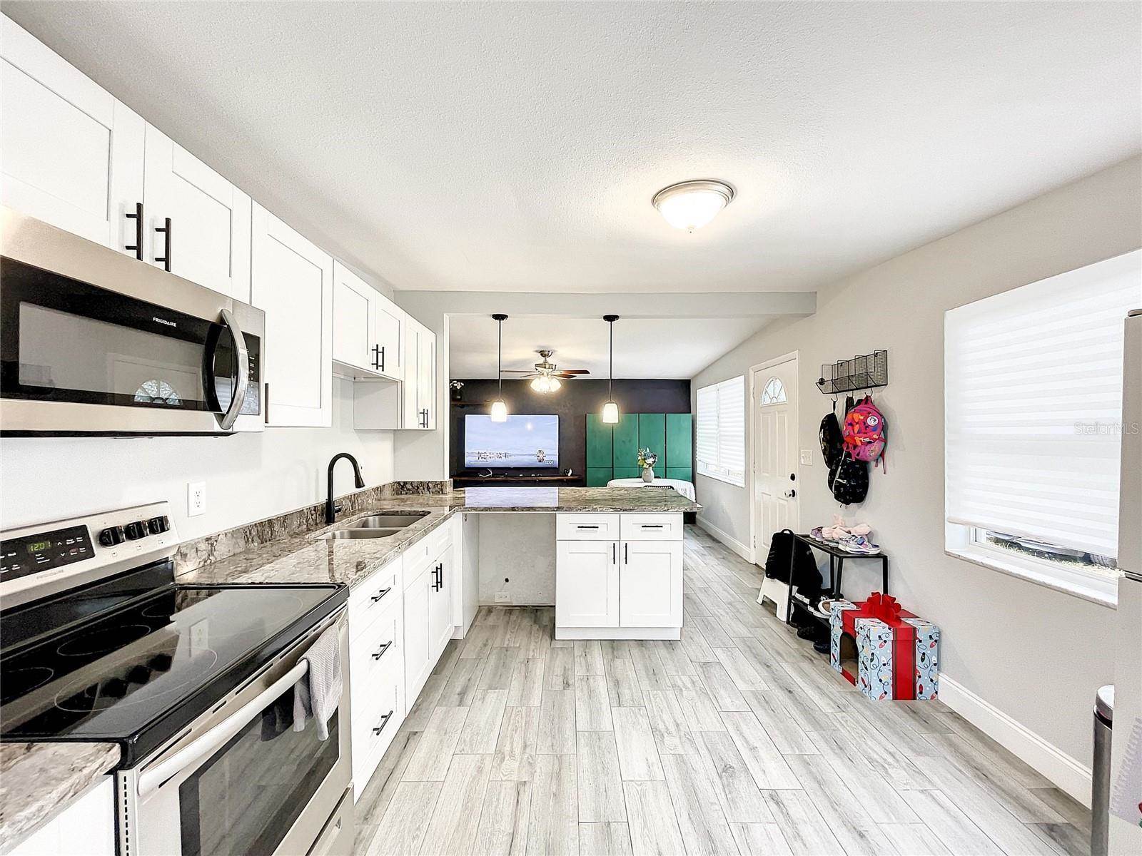 1838 30TH Avenue North, Saint Petersburg, FL 33713