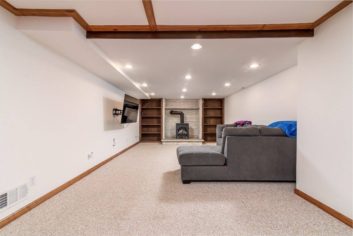 857 Debonair Drive, Endwell, NY 13760