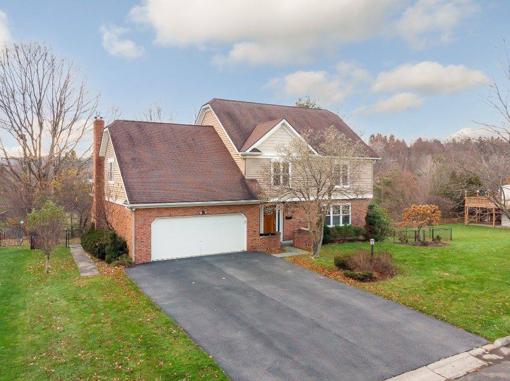 857 Debonair Drive, Endwell, NY 13760