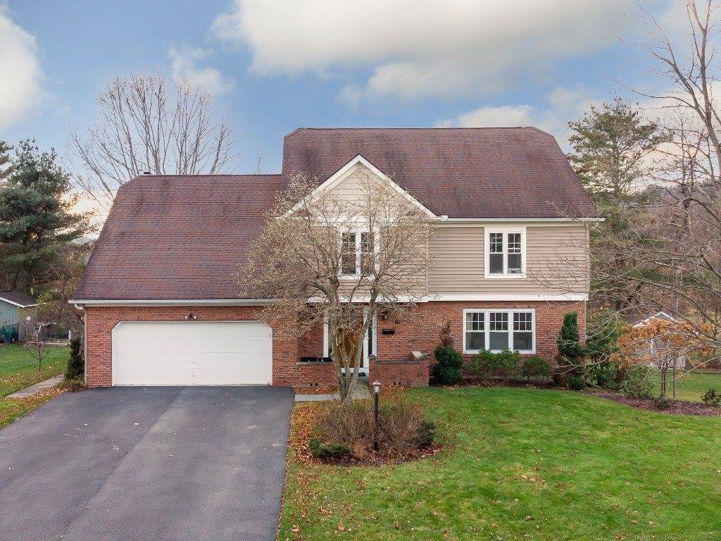 857 Debonair Drive, Endwell, NY 13760