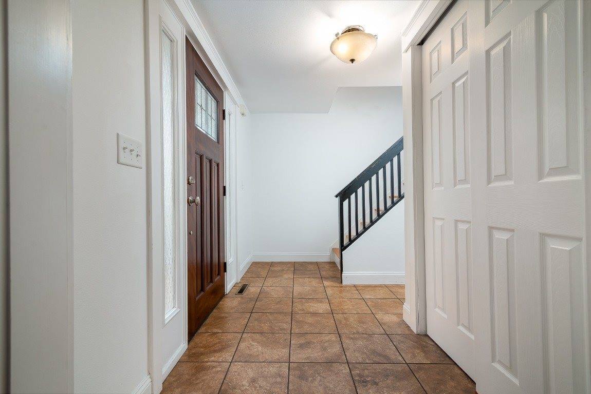 857 Debonair Drive, Endwell, NY 13760