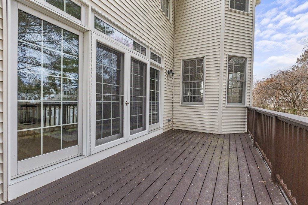 2 Old Farm Rd, Norwood, MA 02062