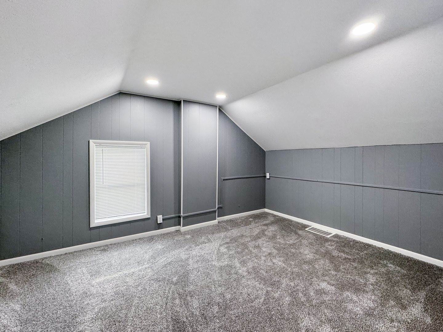 311 North Walnut Avenue, Freeport, IL 61032