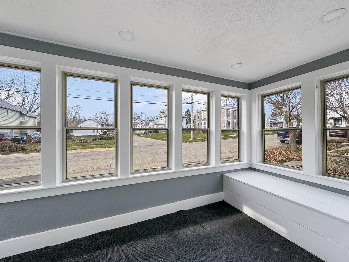 311 North Walnut Avenue, Freeport, IL 61032