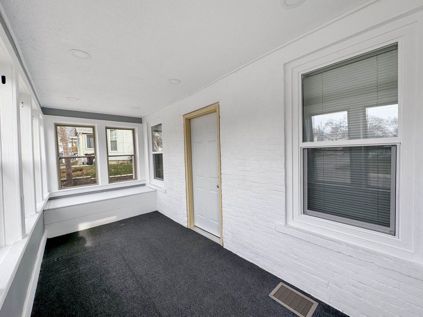 311 North Walnut Avenue, Freeport, IL 61032