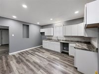 311 North Walnut Avenue, Freeport, IL 61032