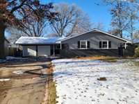 6136 E Edinburg St, Bel Aire, KS 67220