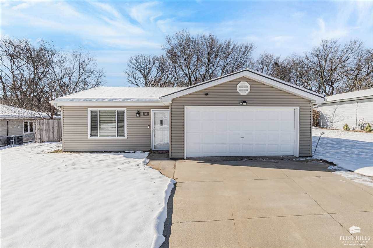 310 Palomino Lane, Ogden, KS 66517