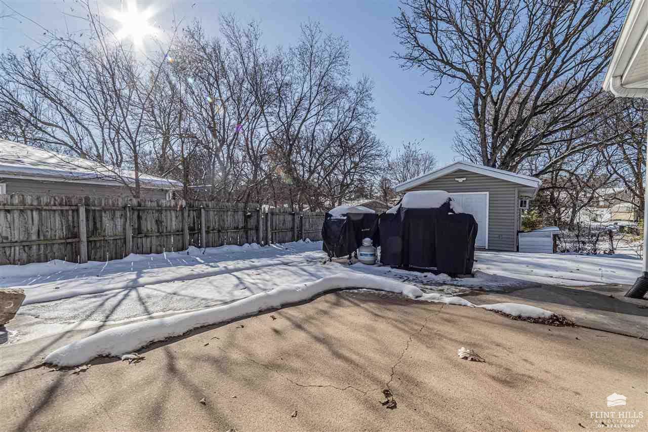 310 Palomino Lane, Ogden, KS 66517