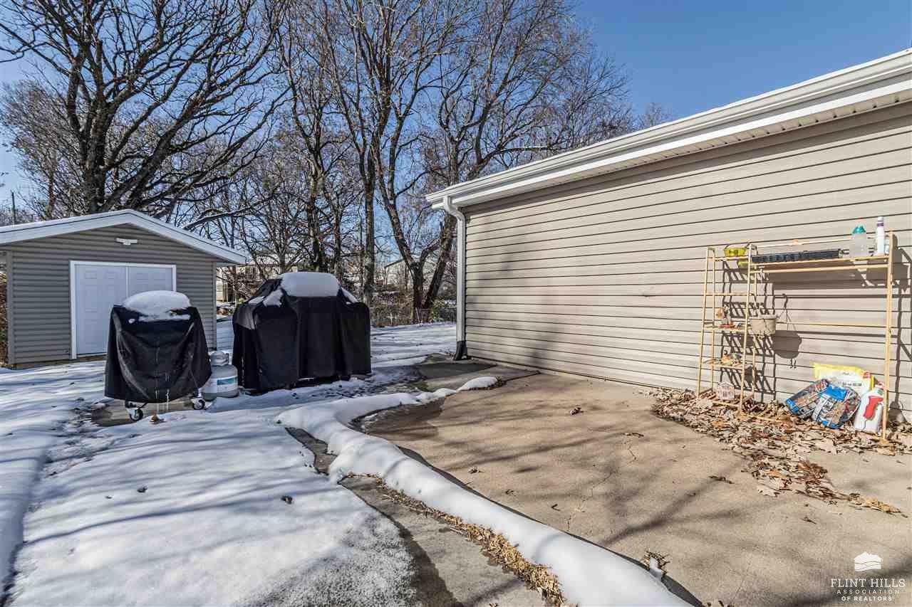 310 Palomino Lane, Ogden, KS 66517